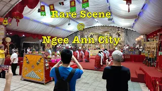 Temple Blessing Ceremony at Ngee Ann Civic plaza #singapore #orchardroad #templeceremony