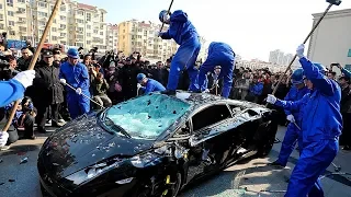 Wütende Menschen gegen Sportwagen!