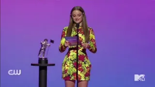 Joey King Presents "Song Of The Year" at VMA MTV — 2020