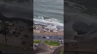 Tsunami llega a Perú! Playa Redondo Miraflores..mp4 #tsunami #nagaland #vizag #bank #viral #youtuber