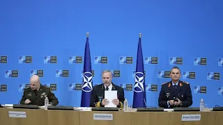 NATO-admirális: jó lenne, ha a civil lakosság is felkészülne egy háborúra