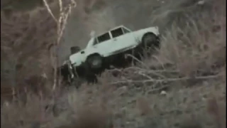 Влюбленная рыбка (1989) - car crash scene