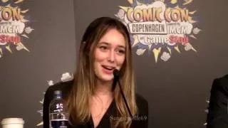 Alycia Debnam Carey on her love for squids... Maia's fault..