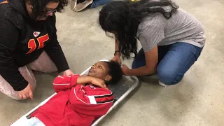 How to use a Scoop Stretcher