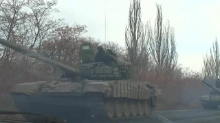 Донецк колонна военной техники ополчения едет на передовую. Ополчение Новороссии.