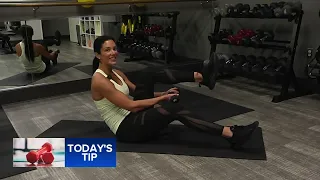 Fitness tip: Lifted leg ab crunch
