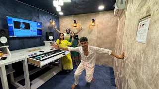 Ye hai hamara studio 😍