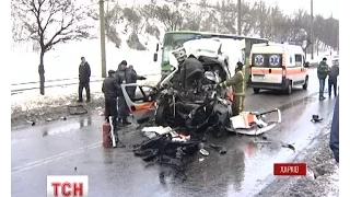 У Харкові швидка допомога зіткнулася з пасажирським автобусом, є жертви