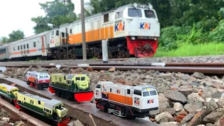 Kereta api cc 206 anjlok dari rel hingga terguling menabrak kereta vintage-hunting kereta api