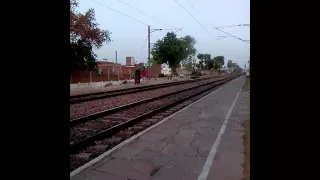 (HD) Fastest Train of India Zzoomm past farah