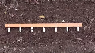 Помощник для посадки чеснока, лука, редьки. Assistant for planting garlic, onion, radish