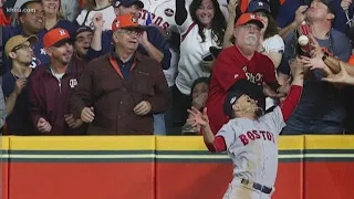 Reaction to the controversial call on Altuve's hit in Game 4 of ALCS