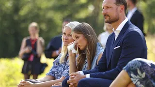 Норвегия оплакала жертв теракта