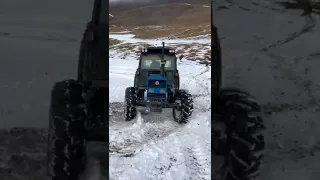 Трактор New Holland vs YTO