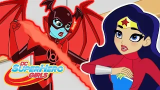 Titreme | 514 | DC Super Hero Girls Türkiye