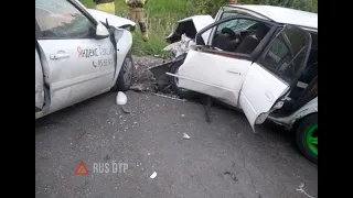 Тройное ДТП с пассажирским автобусом в Омске. Есть жертвы