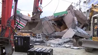 Taiwan earthquake collapses building, rescue begins