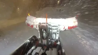 Snow plowing in big snowstorm | Volvo L70H | Tokvam TU490
