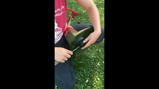 How to Restring a Toro 1100 Weed Wacker