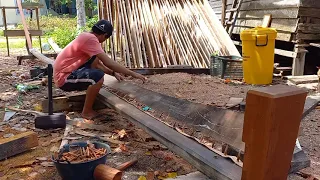 Langkah demi langkah membuatan sebuah perahu kayu tradisional