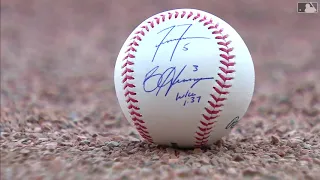 Freddie Freeman gives young fan signed ball: 4/11/2021