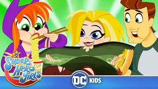 DC Super Hero Girls En Latino | ¡Ataque de bocadillos! 🍕 | DC Kids