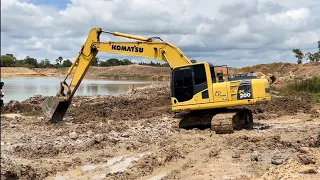 Komatsu pc200-8M0 excavator mud