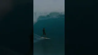 Anthony Walsh Relaxing in a Big One at Pipeline #short #shorts #shortsvideo