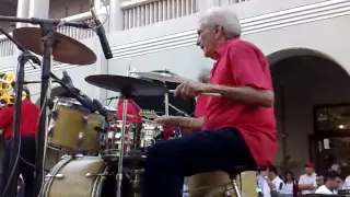 super baterista viejito