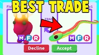 Trading for MEGA GARDEN SNAKE in Adopt Me!