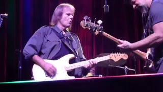 Blues For The Modern Daze - Walter Trout - Live at the Bears Den