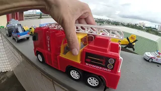 Brinquedos para Crianças /Carros e Caminhão de  Bombeiros ,Polícia Ambulância