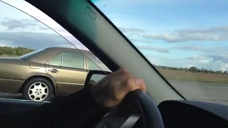 BMW E60 vs Mercedes-Benz E500 W124 Drag Race