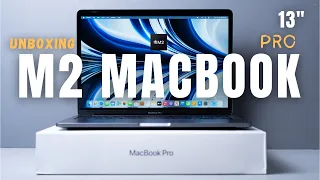 M2 MACBOOK PRO 13 // UNBOXING & FIRST IMPRESSIONS [SAME OLD MACBOOK!?]