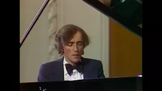 André Laplante plays Bach-Busoni Adagio, BWV 564 - video 1978
