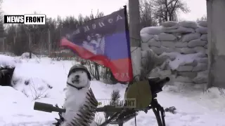 ДНР  Новогодняя елка и снеговик ополченцев из батальона 'Восток' Украина  Новости  Сегодня  Январь