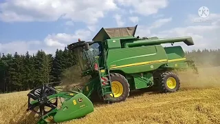 ŽNĚ 2021 / sklizeň ozimého ječmene / Claas / John Deere / Tatra