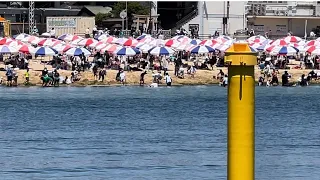 Enjoying the beach during the Golden Week holidays.🇯🇵