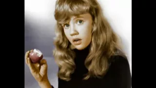 Poni-Tails - Born Too Late (Photos of Hayley Mills)