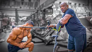 Hitting a PR with 8x Mr Olympia Ronnie Coleman