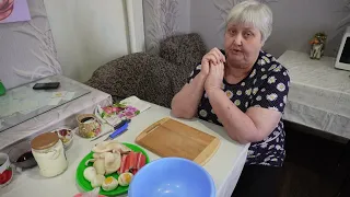 Почему я вкусно готовлю салаты с кальмаром Мне нравиться когда родные хвалят их и все съедают