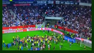 Fans storm pitch Nice vs Marseille !!