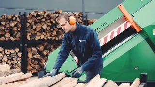 Sägeautomat AutoCut sägt Brennholz ohne Reststück | POSCH