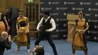 Dr Shah Rukh Khan performs his famous Lungi dance