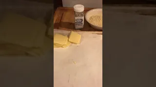 Keto cheese chips