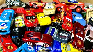 Looking for Lightning McQueen Cars: Lightning McQueen, King, Jackson Storm, Cruz Ramirez, Sally, Flo