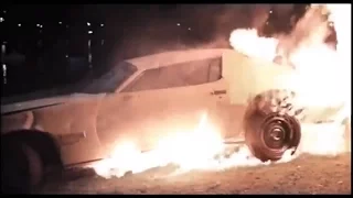 '75 Pontiac Firebird in car chase