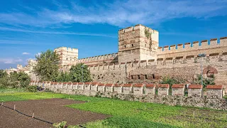 Building the Walls of Constantinople