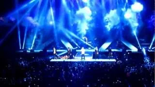 Up All Night Opening Countdown - One Direction at Madison Square Garden HD