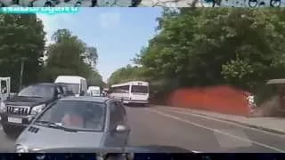 Приколы на дороге! Бабы за рулем! Драки на дороге! Авто приколы! Смешные ДТП!